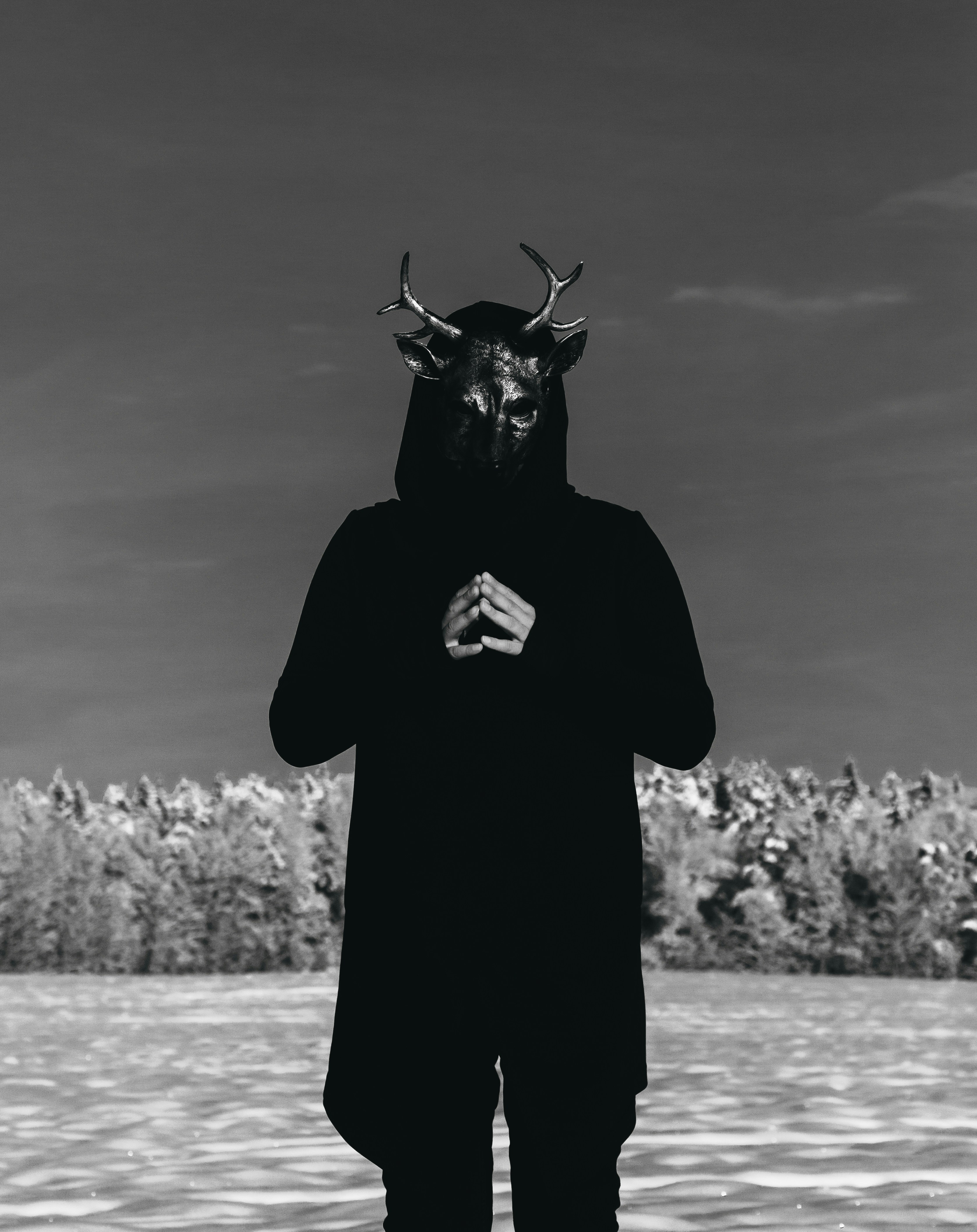 Σατανικοι Στίχοι - Book review cover