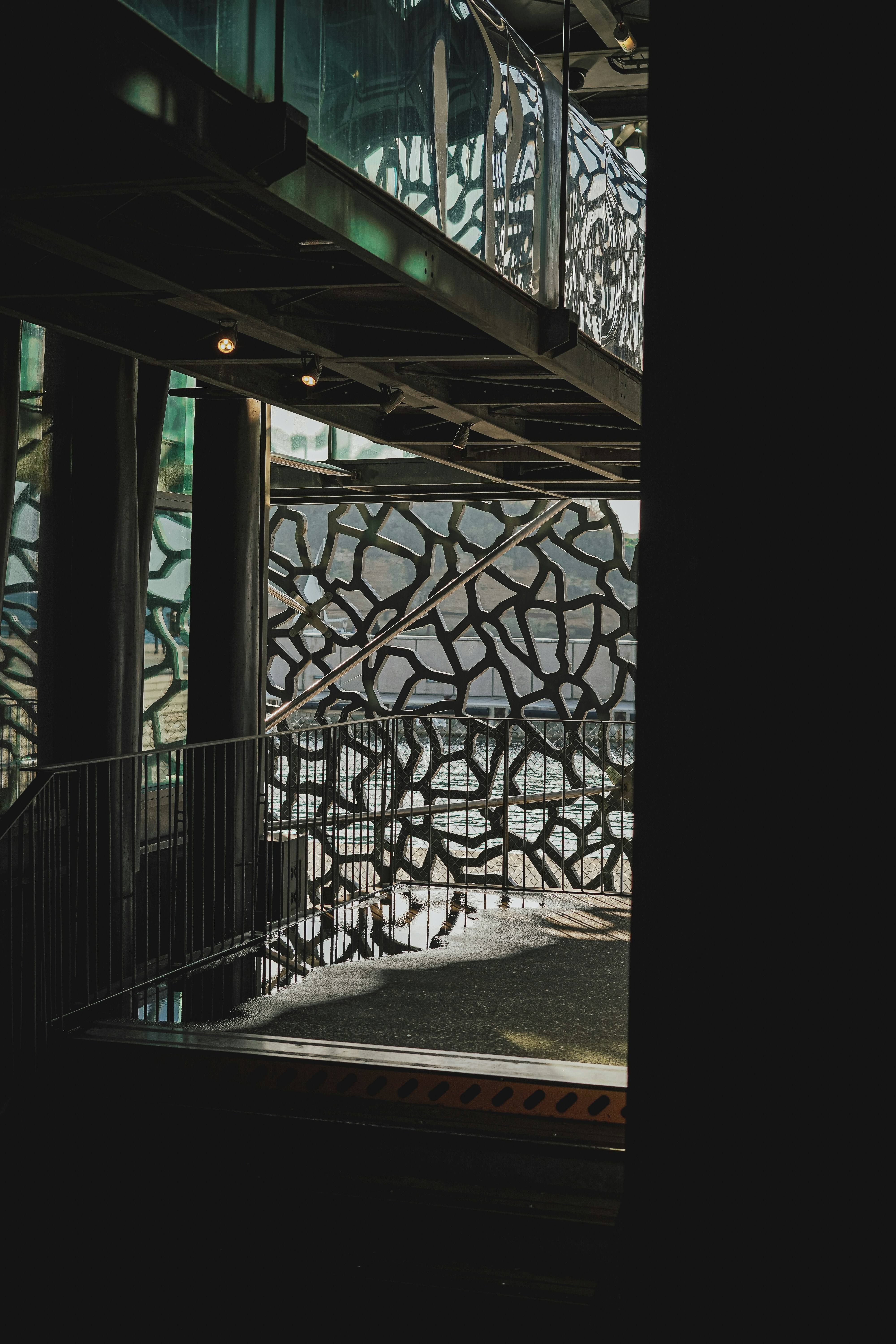 Τα χρώματα της εκδίκησης - Book review cover