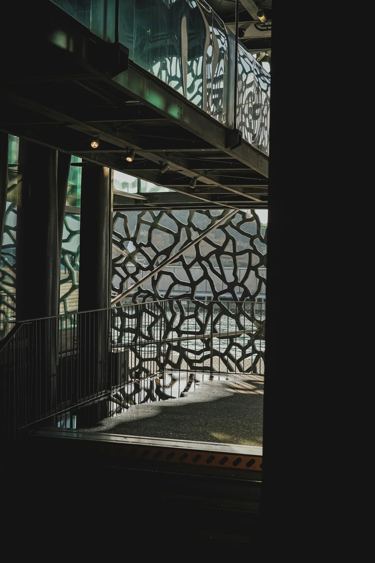 Τα χρώματα της εκδίκησης - Book review cover