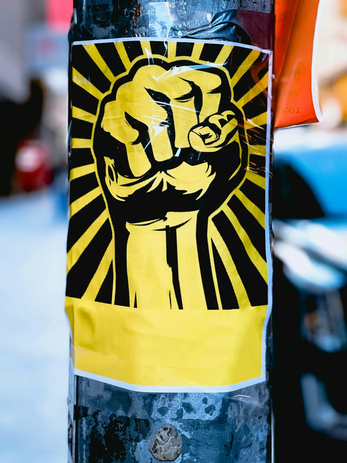 Με τέσσερα χέρια - Book review cover